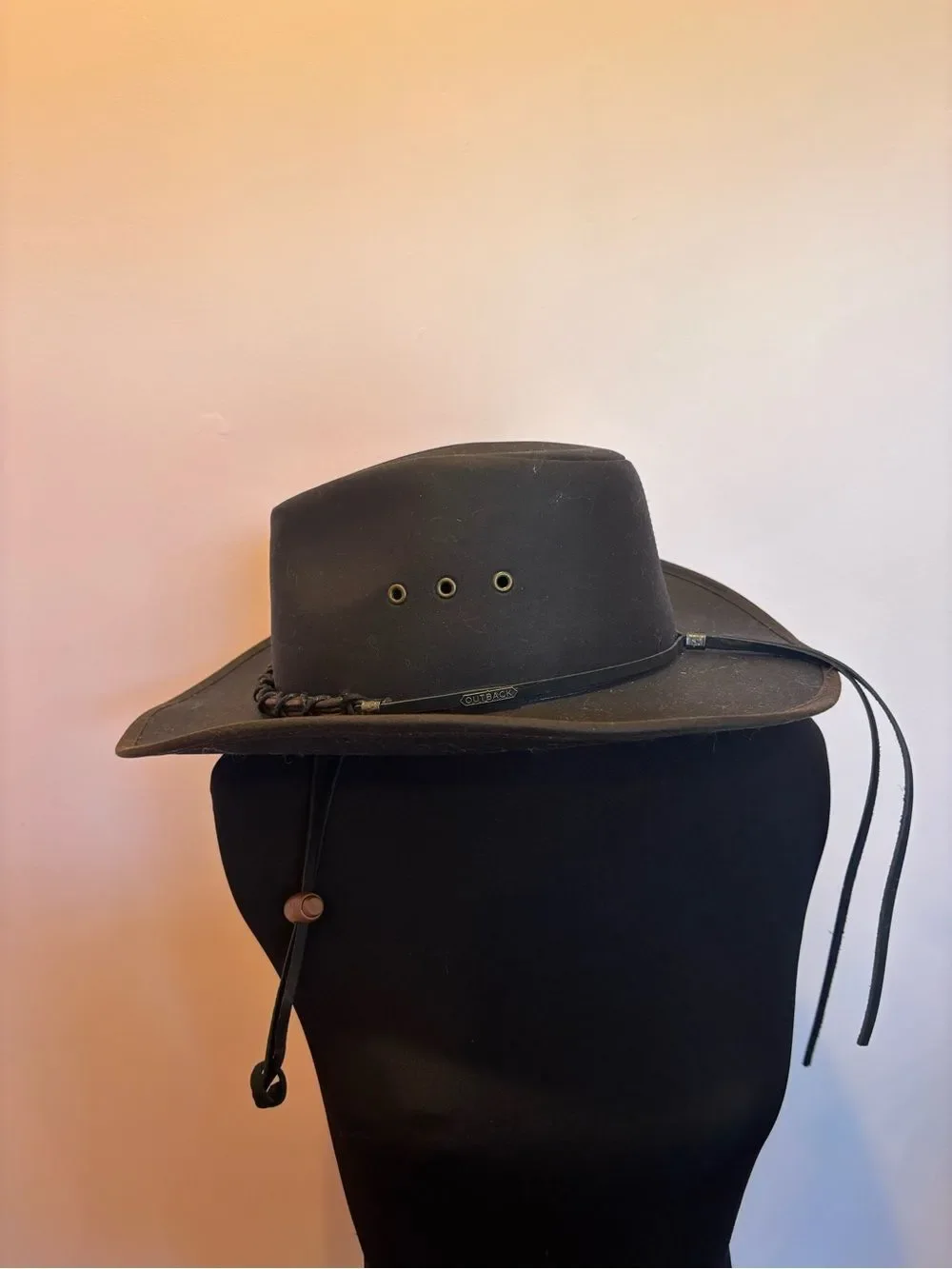 Outback Trading Co Original Outback Oilskin 1484 Bootlegger Hat in Black